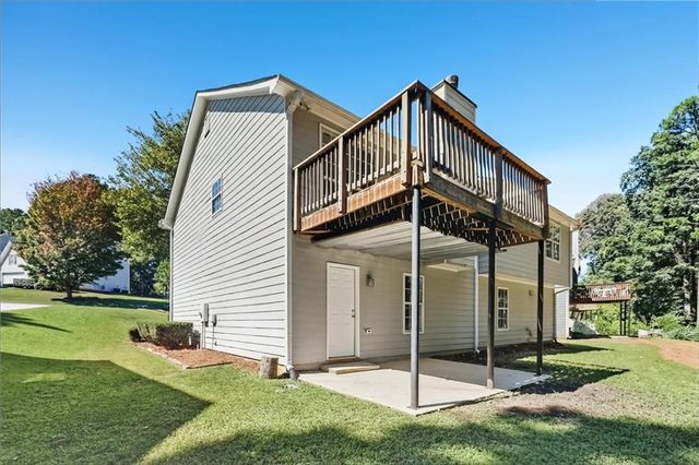 390 Oak Vista Court, Lawrenceville, GA 30044