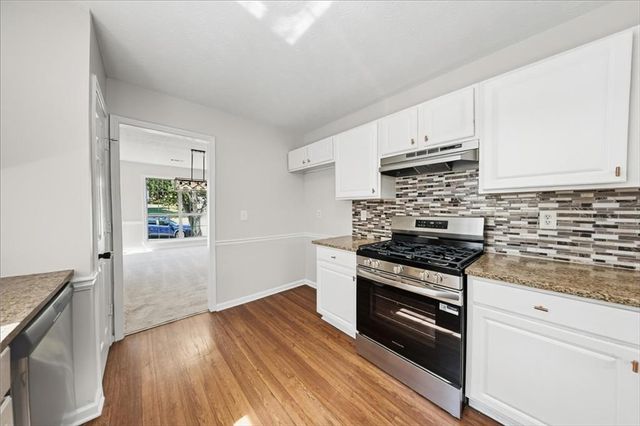 390 Oak Vista Court, Lawrenceville, GA 30044