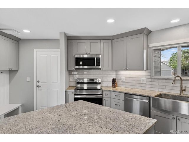 6818 Lupine Way, Arvada, CO 80007