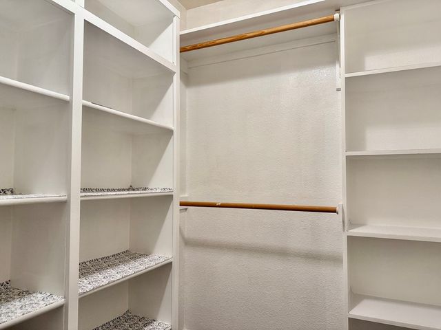 2811 Sunburst Dr, Midland, TX 79707