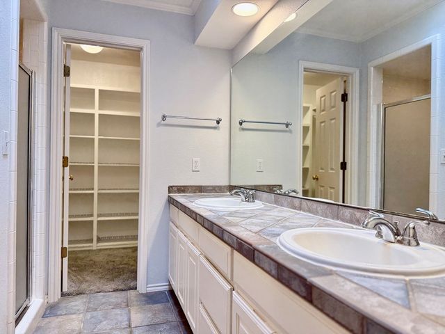 2811 Sunburst Dr, Midland, TX 79707