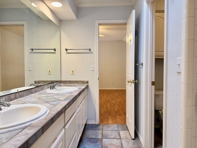 2811 Sunburst Dr, Midland, TX 79707