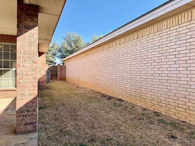 2811 Sunburst Dr, Midland, TX 79707
