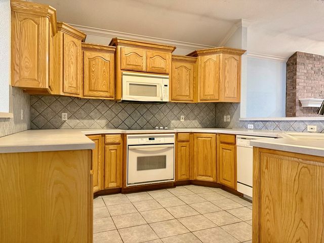 2811 Sunburst Dr, Midland, TX 79707