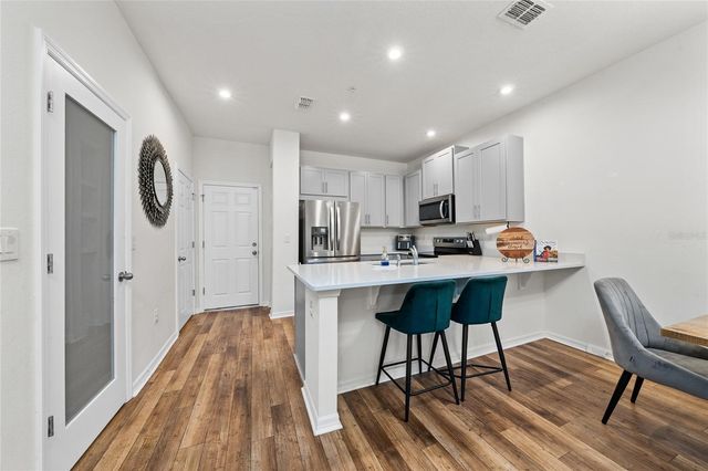 10239 HIGHLINE CREST STREET, Orlando, FL 32832