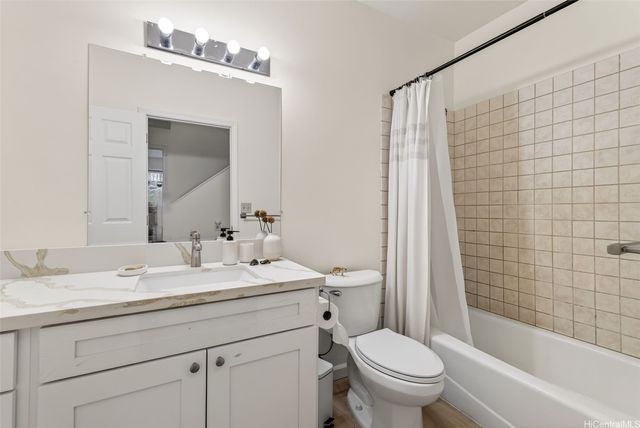 5207 Poola Street, Honolulu, HI 96821