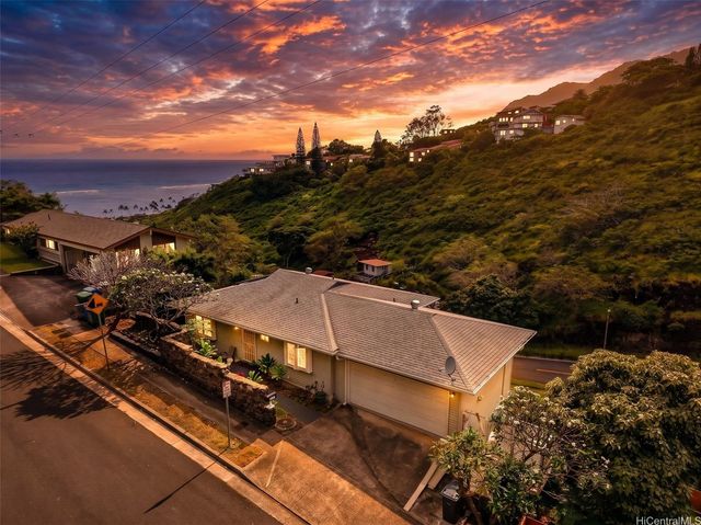 5207 Poola Street, Honolulu, HI 96821