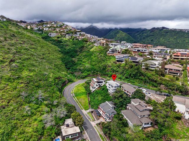 5207 Poola Street, Honolulu, HI 96821