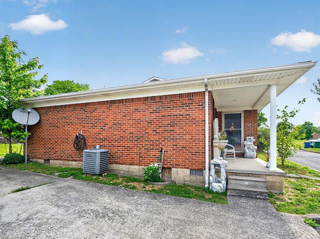 702-728 Parkway Avenue, Harrodsburg, KY 40330