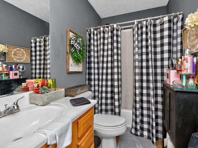 702-728 Parkway Avenue, Harrodsburg, KY 40330