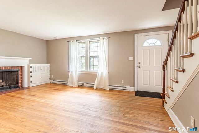 59 Glenwood Street, Manchester, CT 06040