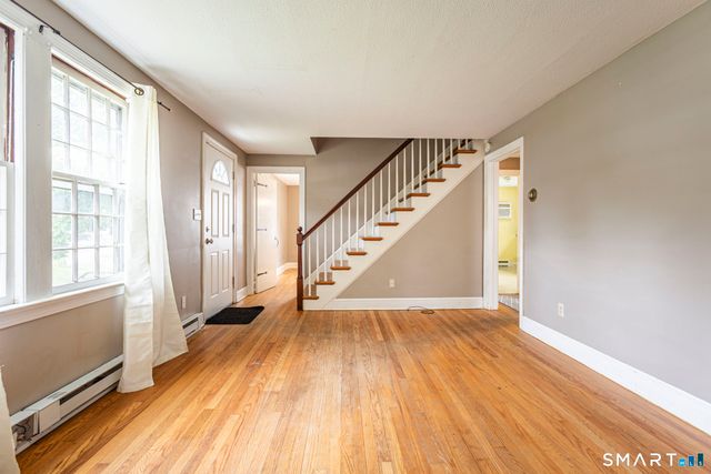 59 Glenwood Street, Manchester, CT 06040
