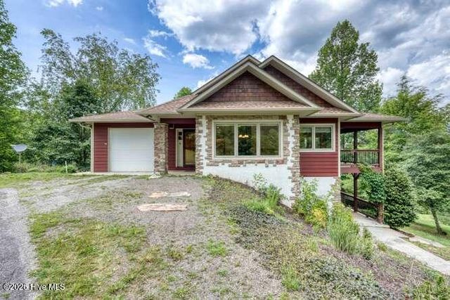 99 Old Possum Way, Murphy, NC 28906