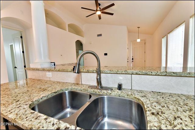 13136 WELLINGTON, Horizon City, TX 79928