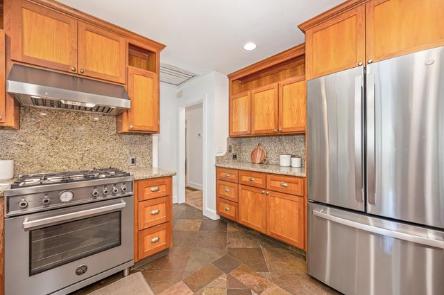 4045 Esperanza Dr, Sacramento, CA 95864