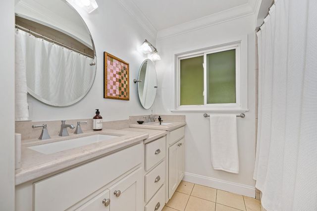 4045 Esperanza Dr, Sacramento, CA 95864