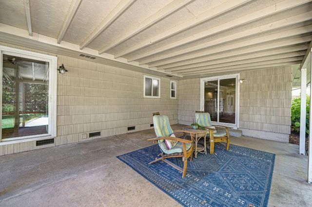 4045 Esperanza Dr, Sacramento, CA 95864