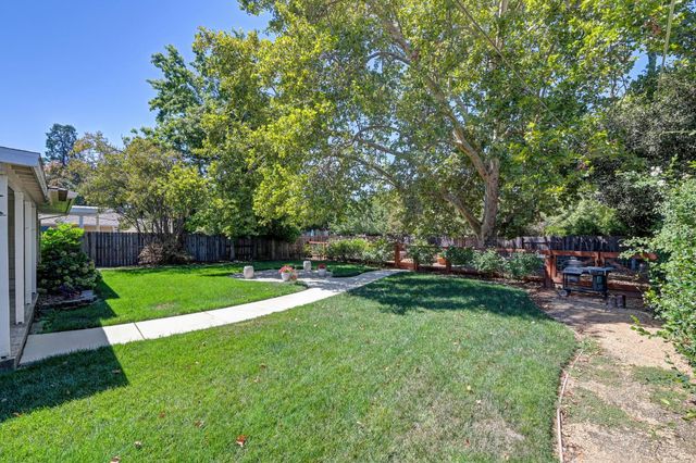 4045 Esperanza Dr, Sacramento, CA 95864