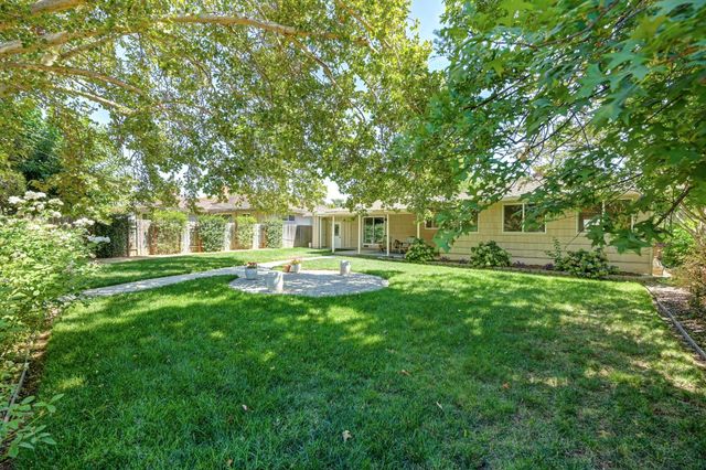 4045 Esperanza Dr, Sacramento, CA 95864