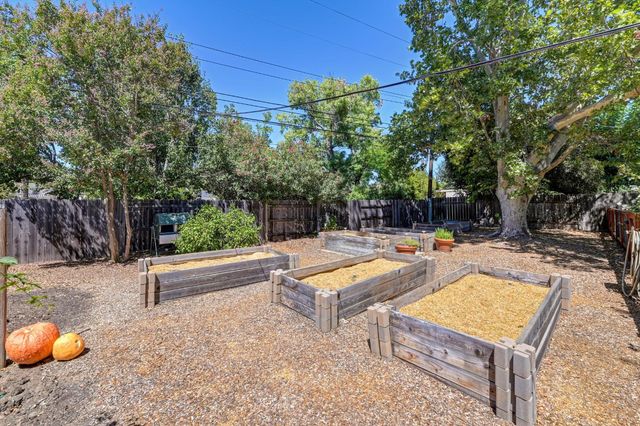 4045 Esperanza Dr, Sacramento, CA 95864