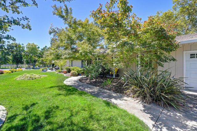 4045 Esperanza Dr, Sacramento, CA 95864