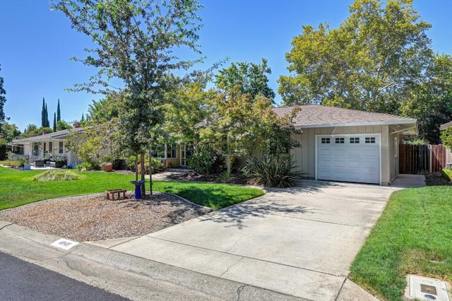4045 Esperanza Dr, Sacramento, CA 95864