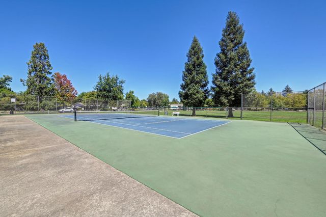 4045 Esperanza Dr, Sacramento, CA 95864
