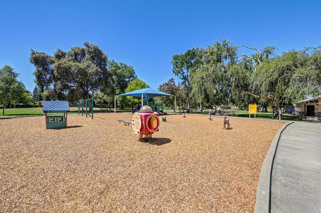 4045 Esperanza Dr, Sacramento, CA 95864