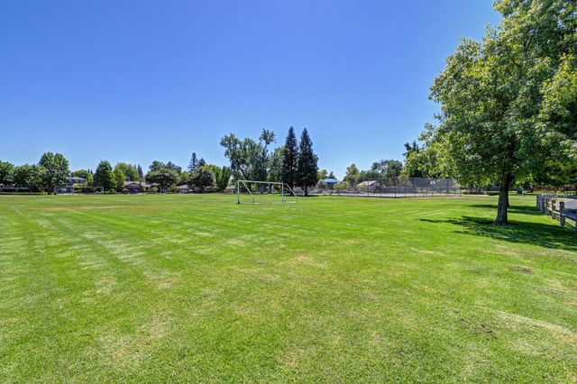 4045 Esperanza Dr, Sacramento, CA 95864