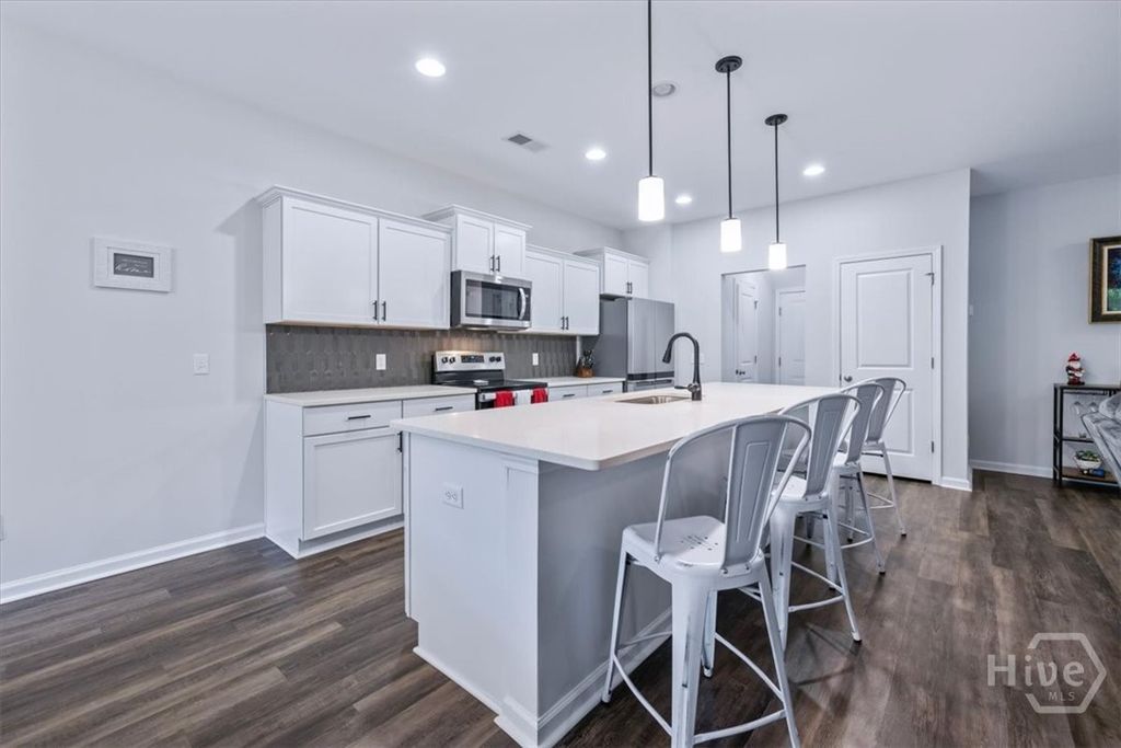 Image 14 of property listing at 147 Bellasera Way, Richmond Hill, GA 31324