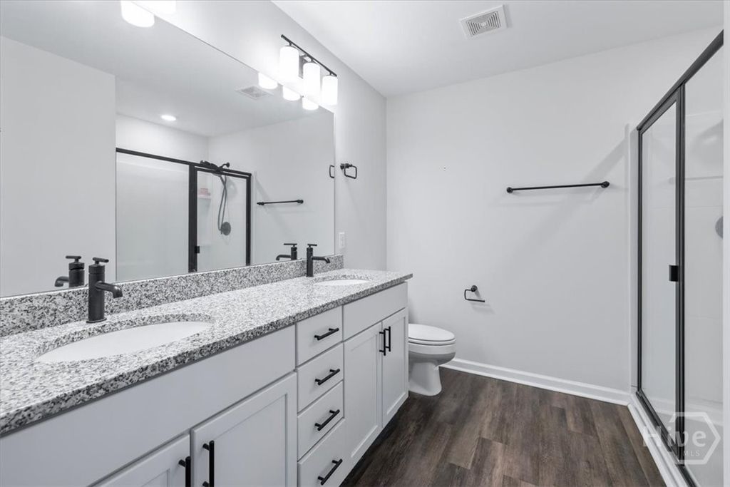 Image 20 of property listing at 147 Bellasera Way, Richmond Hill, GA 31324