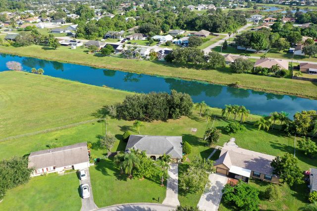 737 SW Belmont Circle, Port St Lucie, FL 34953