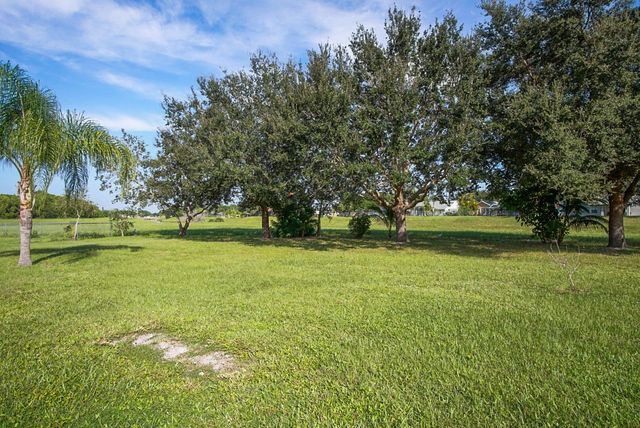 737 SW Belmont Circle, Port St Lucie, FL 34953
