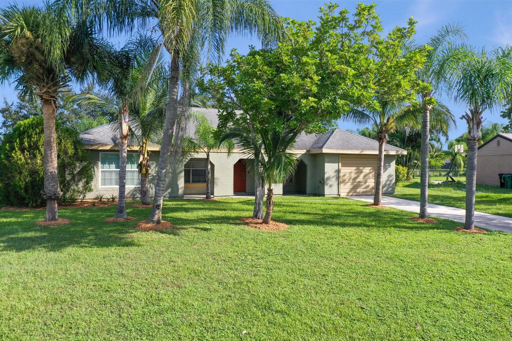 737 SW Belmont Circle, Port St Lucie, FL 34953