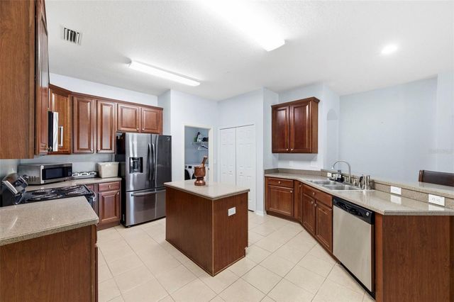 6823 GREEN HERON DRIVE, Wesley Chapel, FL 33545