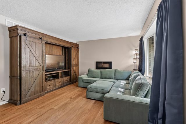 929 Byron Avenue N, Byron, MN 55920