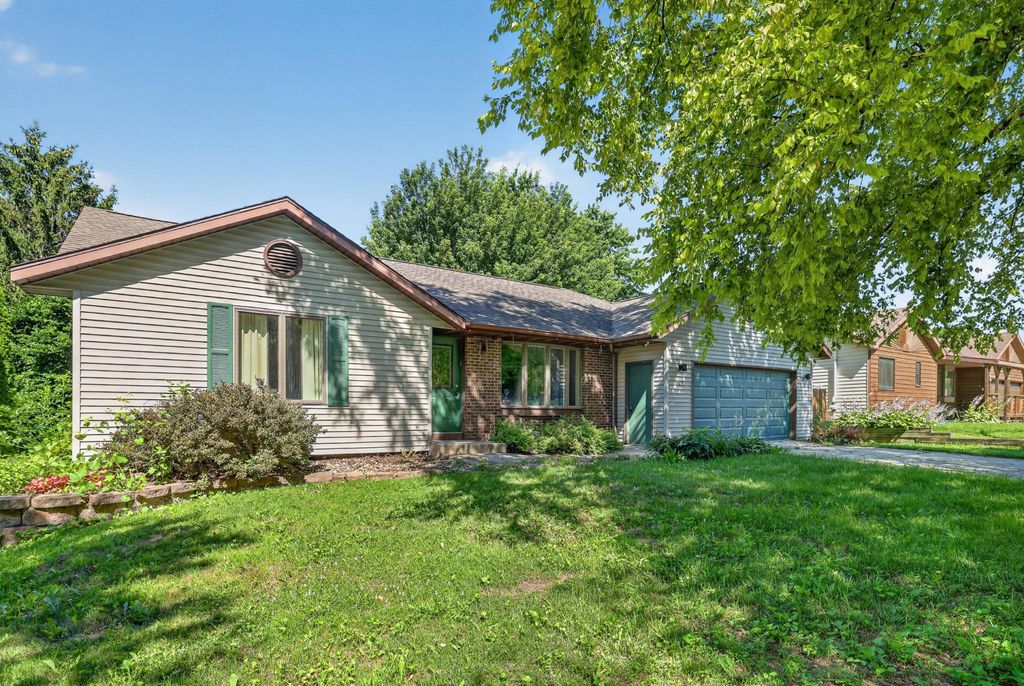 929 Byron Avenue N, Byron, MN 55920