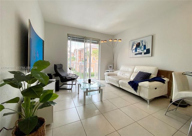 7250 NW 177th Street 20016, Hialeah, FL 33015
