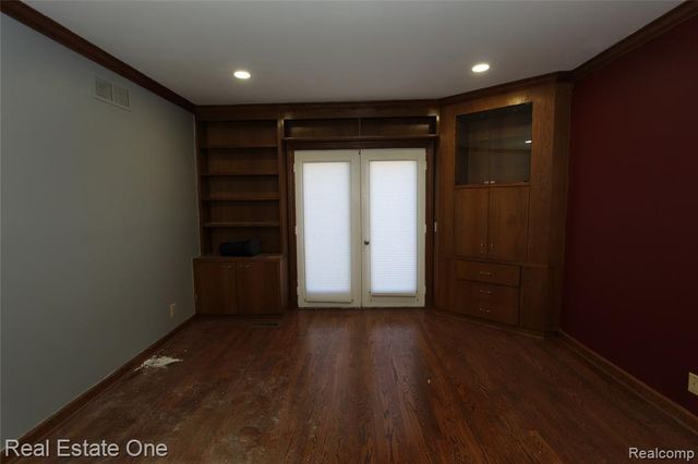 360 Wilshire Drive, Bloomfield Hills, MI 48302