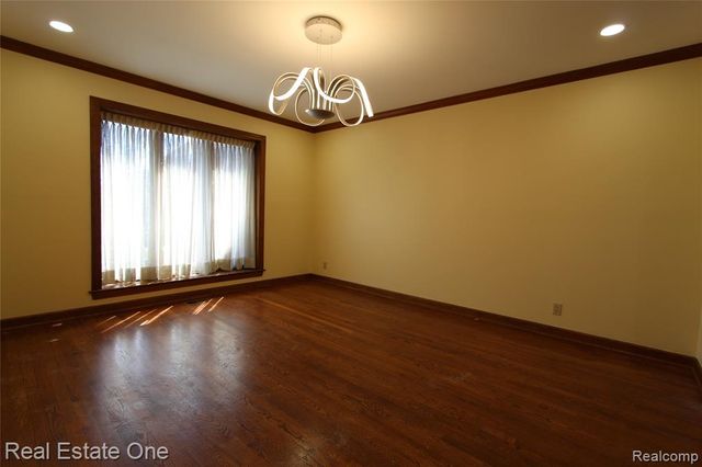 360 Wilshire Drive, Bloomfield Hills, MI 48302