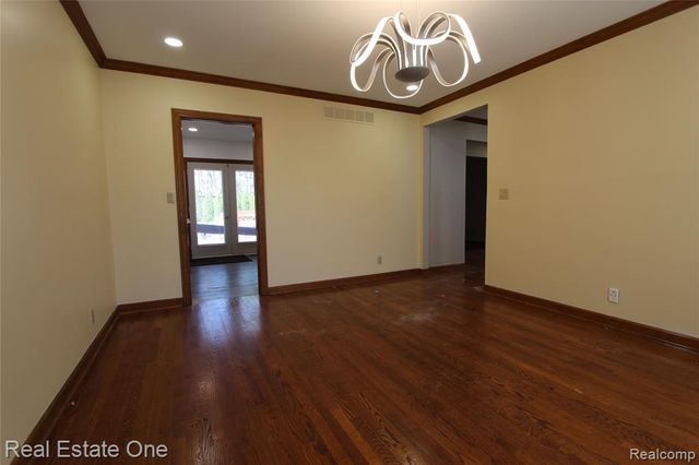 360 Wilshire Drive, Bloomfield Hills, MI 48302
