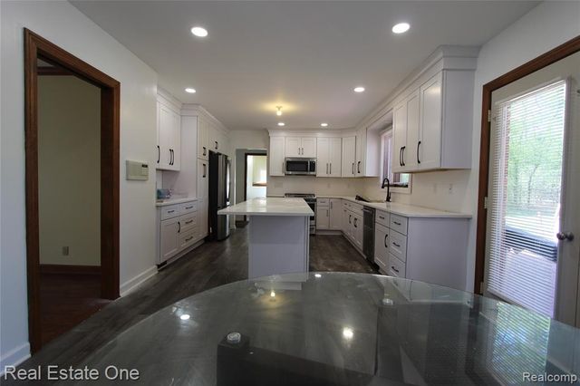 360 Wilshire Drive, Bloomfield Hills, MI 48302