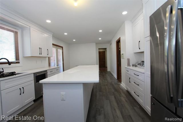360 Wilshire Drive, Bloomfield Hills, MI 48302