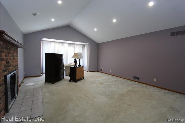 360 Wilshire Drive, Bloomfield Hills, MI 48302