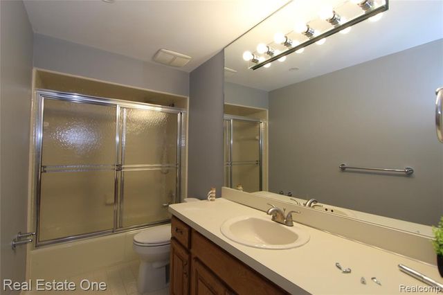 360 Wilshire Drive, Bloomfield Hills, MI 48302