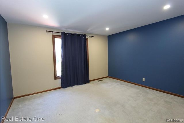 360 Wilshire Drive, Bloomfield Hills, MI 48302