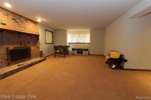 360 Wilshire Drive, Bloomfield Hills, MI 48302