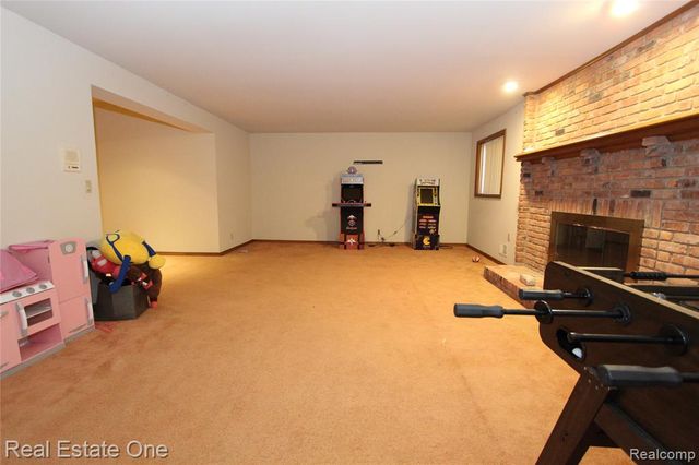 360 Wilshire Drive, Bloomfield Hills, MI 48302