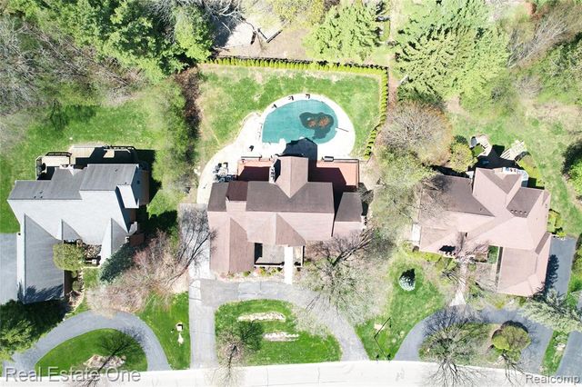 360 Wilshire Drive, Bloomfield Hills, MI 48302