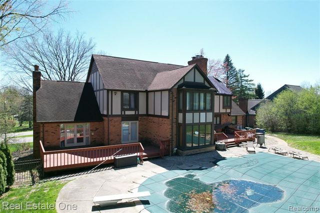 360 Wilshire Drive, Bloomfield Hills, MI 48302